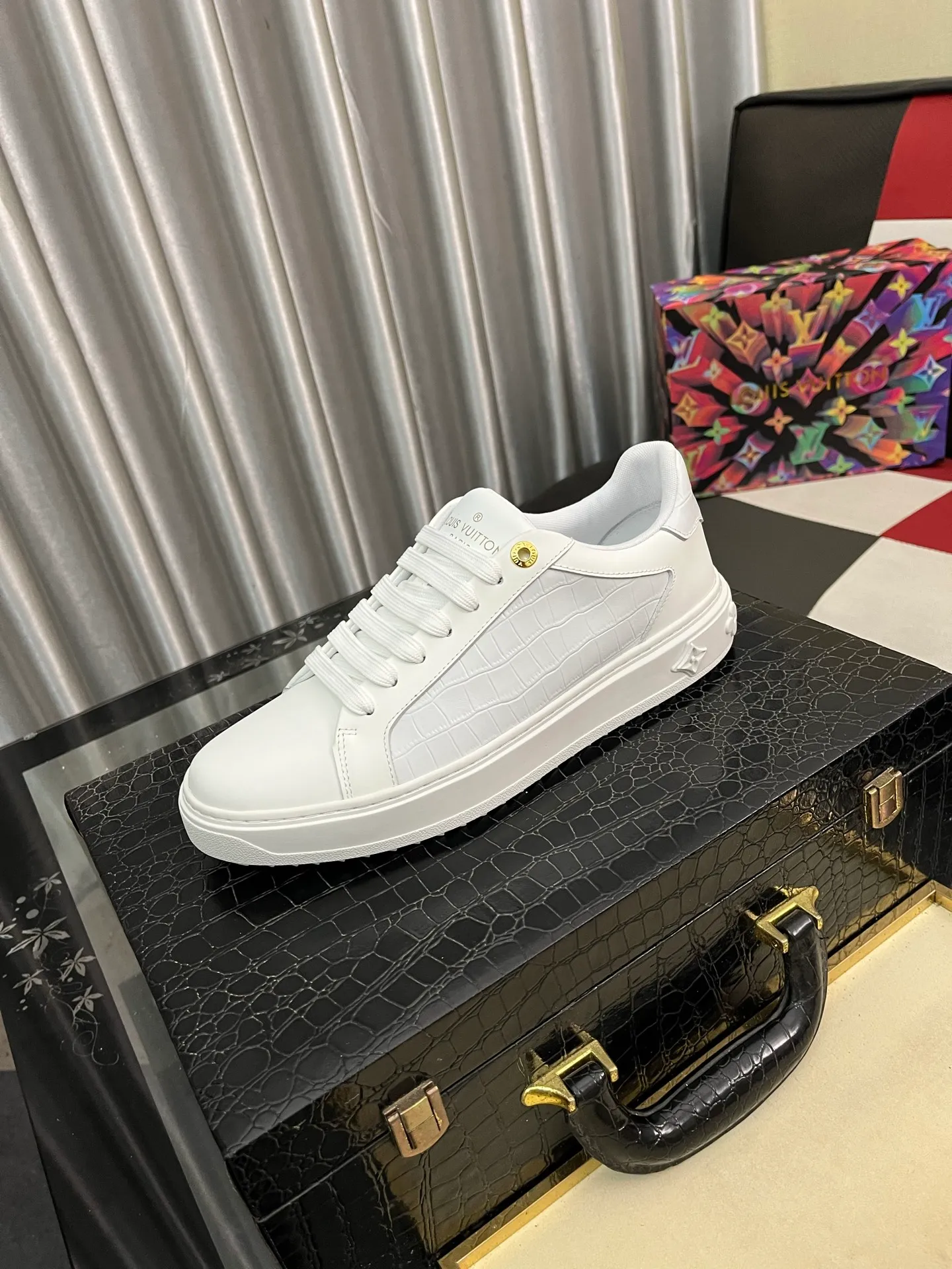 Men's shoes 💰520⌚️⌚️LV Louis Vuitton. The latest fashionable casual shoes are popular in physical stores. New spring and summer comfortable imported custom original cowhide, unique jacquard fabric element design. With sheepskin lining, Lv original bottom, [sun][sun] high-end packaging and high quality💪Details determine the quality, you can enter and leave the counter at will, welcome to compare🇮🇹Number of sizes 38-445️⃣Color options available